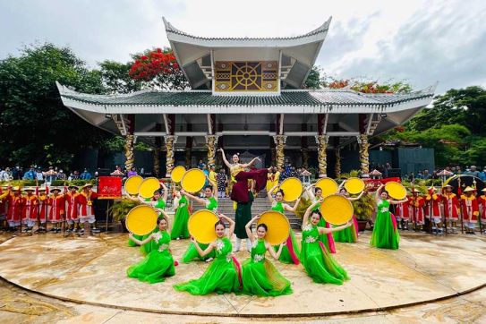 Festival of Lady Chua Xu of Sam Mountain, a religious beauty recognized by UNESCO